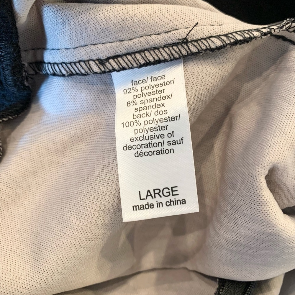 LIKE NEW Pencil Skirt - Picture 4 of 5